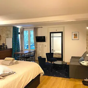 https://charming-and-quiet-apartment-historical.fr-paris.fr