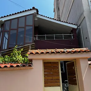https://lovely-and-cozy-1-bedroom-house-with-a-sunny-patio-korce.albaniahotels.org